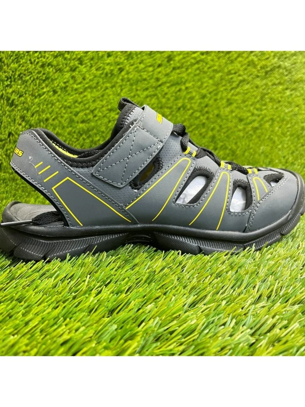 Skechers please review
